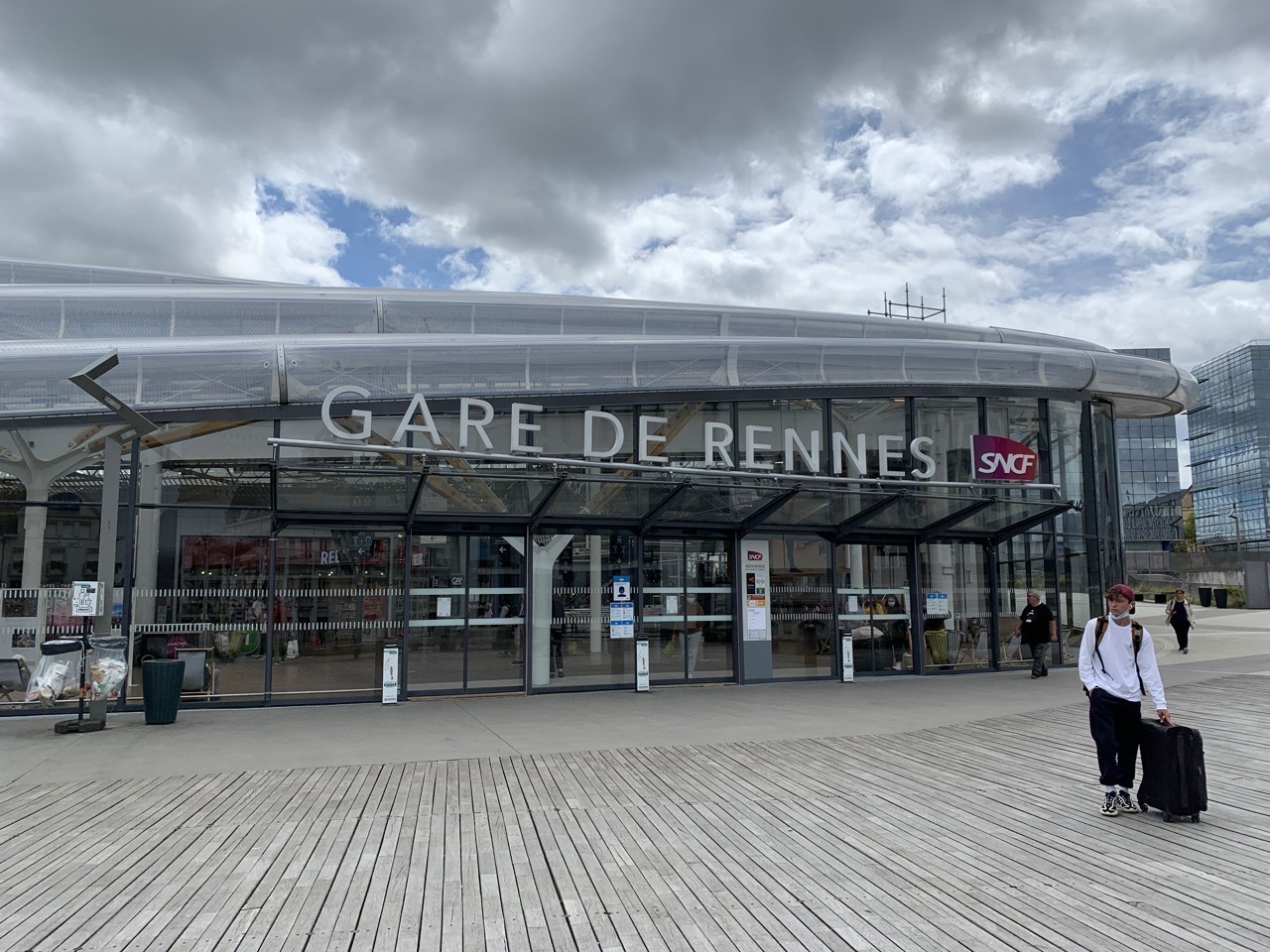 Violences entre policiers français et allogènes venus de France dans le train Rennes / Saint-Malo