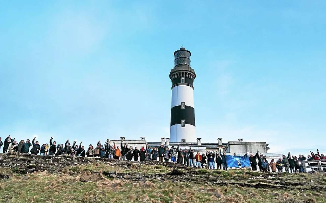 Communiqué : “La Bretagne dit non au saccage du Phare du Créac’h par l’État français !”